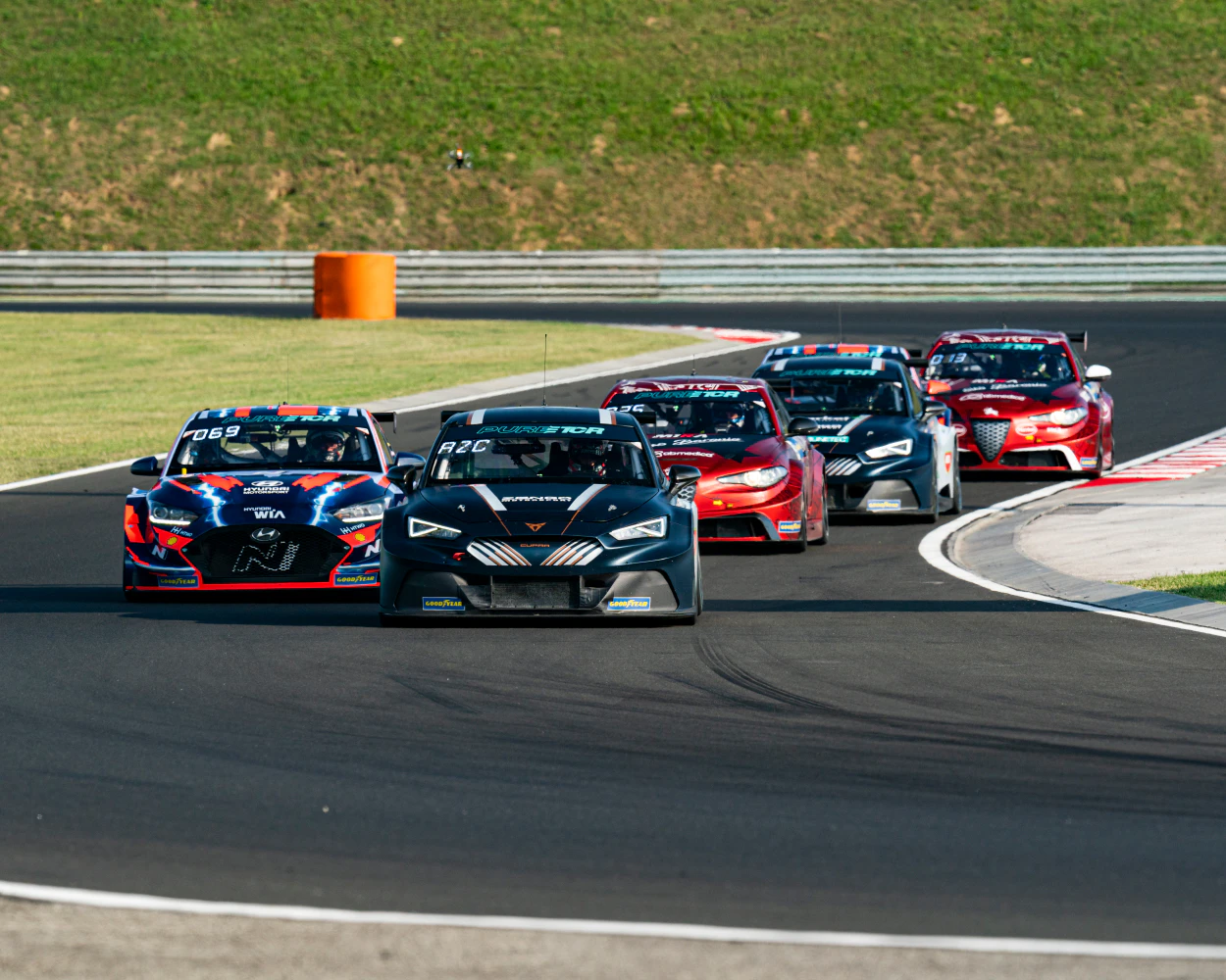 Mikel Azcona wordt PURE ETCR ‘Koning van het weekend’ in Hongarije en Ekström vergroot zijn voorsprong in het kampioenschap