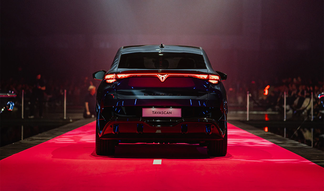 CUPRA vole la vedette au ‘Fastest Fashion Show on Earth’