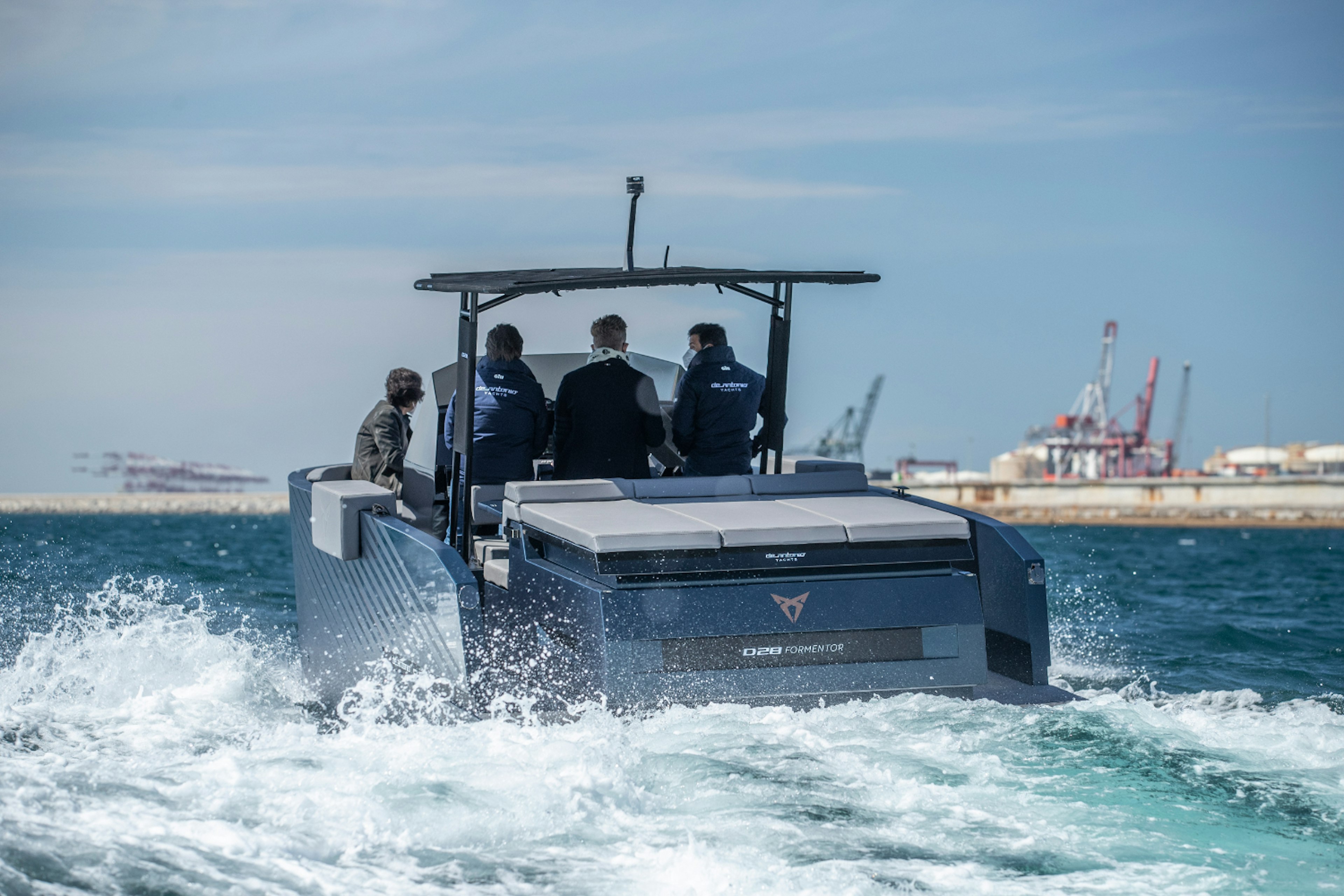 CUPRA brengt zijn hoogperformante DNA naar zee met de De Antonio Yachts D28 Formentor