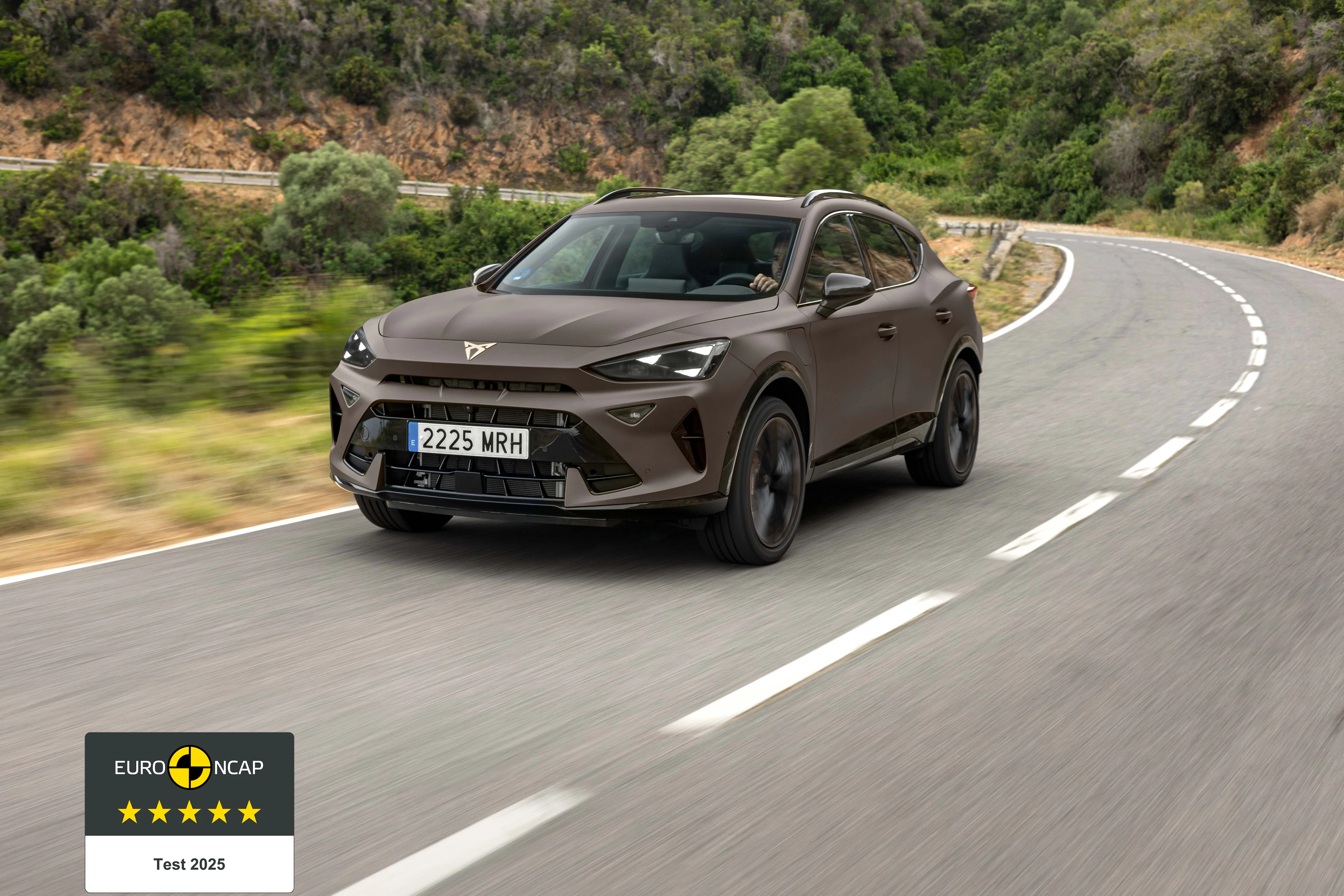 https://a.storyblok.com/f/142628/5759x3839/d4082a1128/cupra_formentor_century_bronce_matt_dinamic_001-euroncap.jpg
