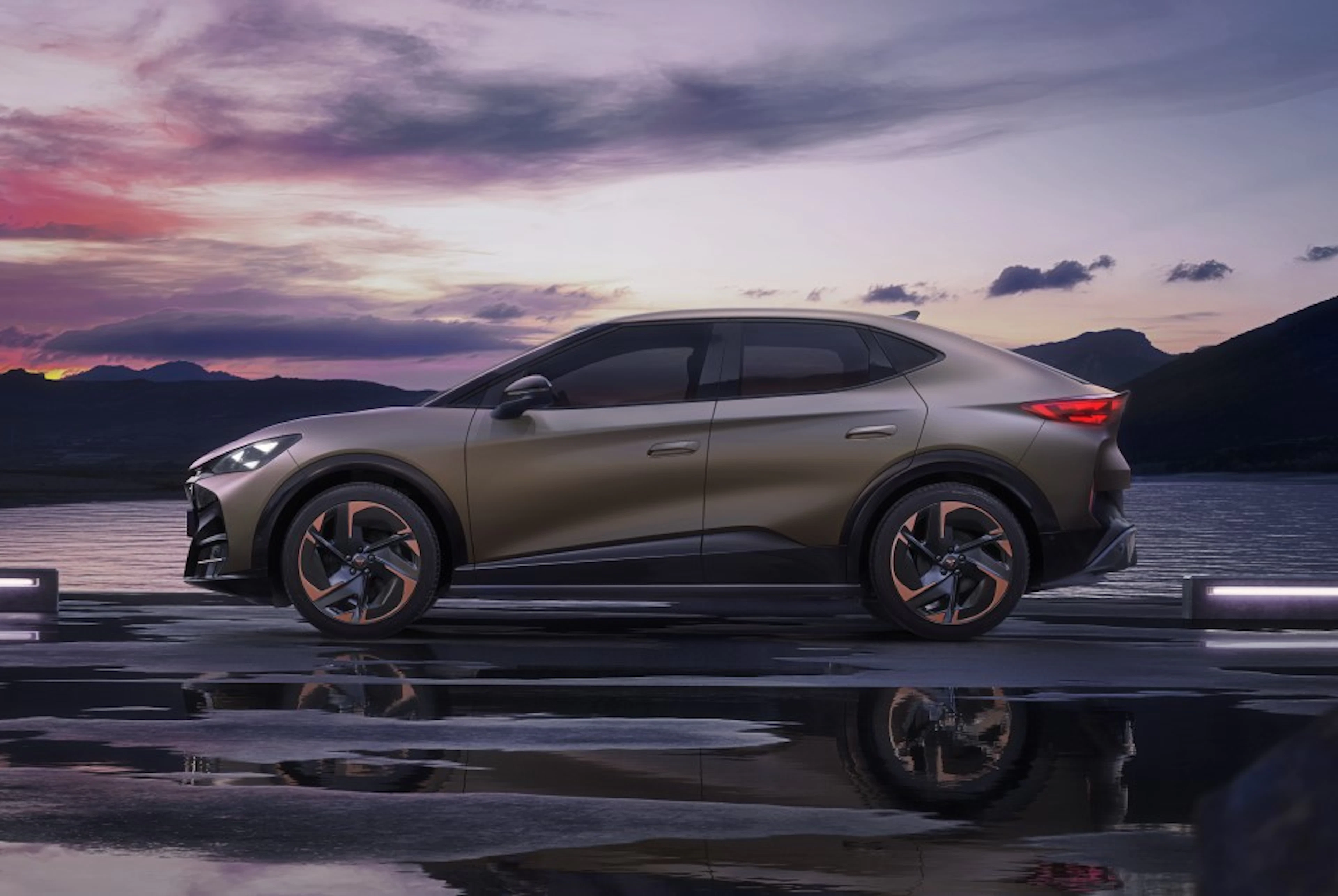 https://a.storyblok.com/f/142628/x/8db2030151/04_cupra-tavascan.tif